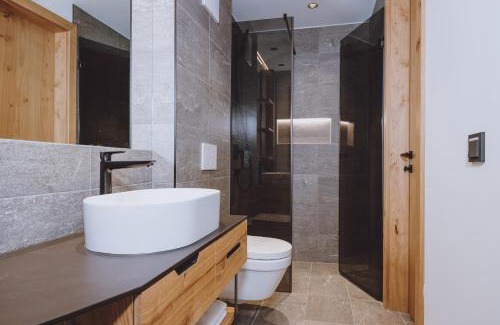 Kaprun Ski Chalet | CHALET VILLAGE ZAGLGUT Wellness & Views with Summer Card Included