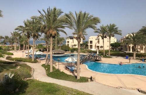 Zafarana Apartment | Chalet with Roof at Laguna Bay- Ain Sokhna - شالية غرفتين مكيف بالكامل بالرووف قرية لاجونا باي - العين السخنة