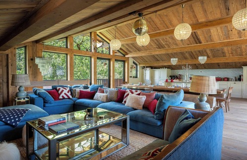 Seez Ski Chalet | Chalet Wonderland - Luxury chalet for 13 with summer pool - OVO Network