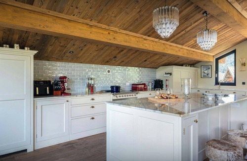 Seez Ski Chalet | Chalet Wonderland - Luxury chalet for 13 with summer pool - OVO Network
