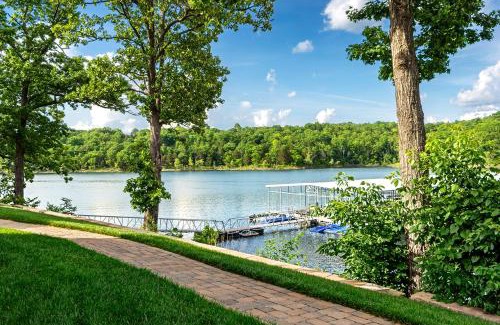 Lampe House | Chalets Resort Luxury Lakefront Villa Amazing View 2 Pools Free Amenities Dock