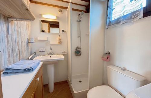 Merville-Franceville-Plage Ski Chalet | Chaleureux chalet à 3 minutes à pied de la mer - Parking gratuit