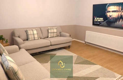 Little Chalfont Apartment | Chalfont Haven - Stylish 2-Bed Apartment, with Free Parking