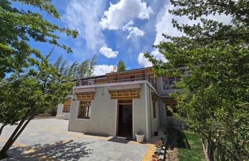Leh House | Chalung House