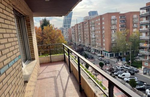 Cotos Apartment | Chamartin St calle Mauricio Legendre