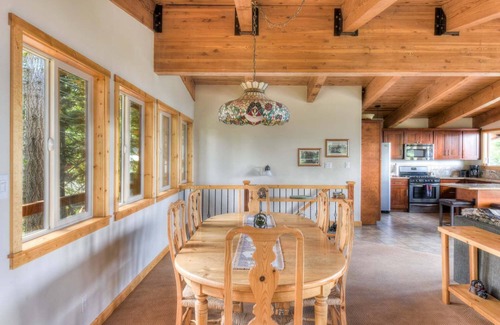 McKinney Estates House | Chamberland Getaway | Lake Views w/Deck!