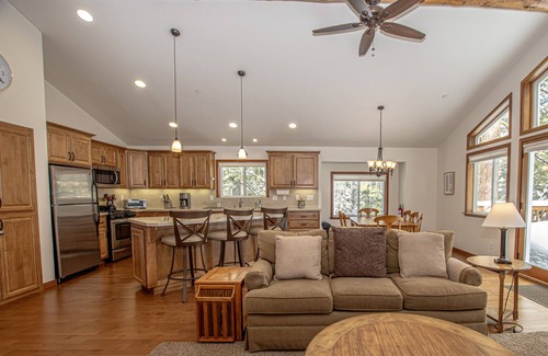 McKinney Estates House | Chamberlands Hideaway: 3 bedrooms, great amenities
