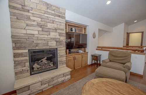 McKinney Estates House | Chamberlands Hideaway: 3 bedrooms, great amenities