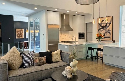 Lavista Park House | Chamblee's Modern Ultra Custom-built home