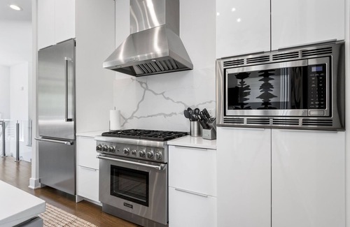 Lavista Park House | Chamblee's Modern Ultra Custom-built home