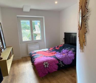 Maubec House | Chambre 2 dans Mas chez Sofi