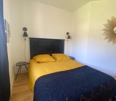 Maubec House | Chambre 2 dans Mas chez Sofi