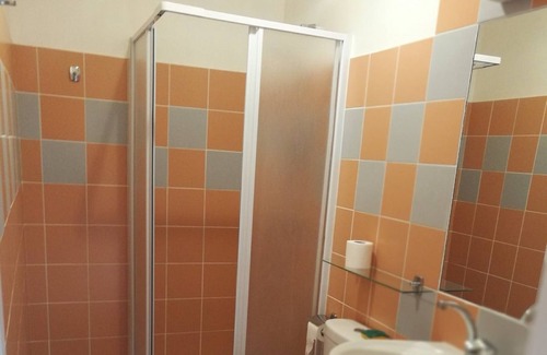 Pailherols House | Chambre 6-Twin room-Private Bathroom-Standard-Garden view
