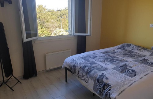 Figeac House | Chambre au calme avec cuisine équipée en supplément sur demande