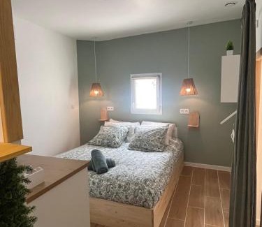 Paulhan House | Chambre Cosy Sud Doré avec Piscine