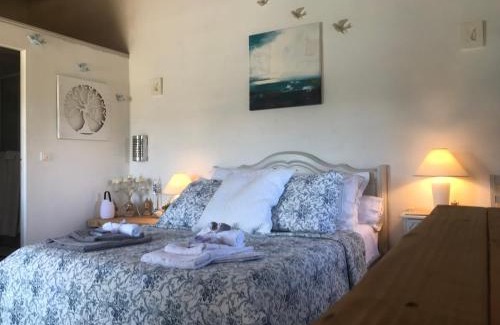 Gordes Bed & Breakfast | Chambre d'hôtes chez Maguy B-Villa Makeire