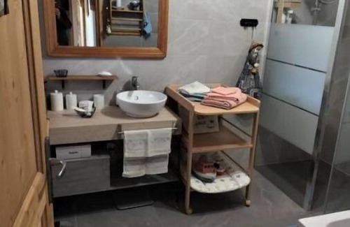 Verchaix Bed & Breakfast | Chambre D'hôtes Dans Chalet Face à la Montagne