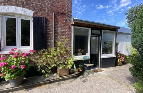 Ponts-et-Marais Bed & Breakfast | Chambre d'hôtes avec joli jardin
