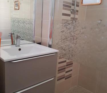 Sathonay-Camp Bed & Breakfast | Chambre d'Hôtes La Rose des Vents