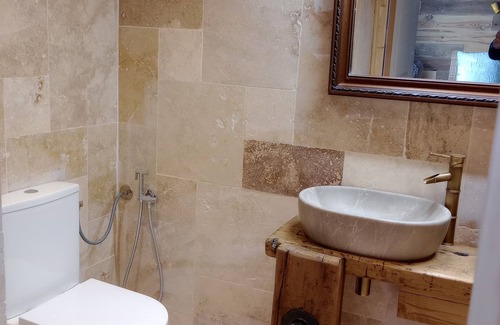 Carcassonne Bed & Breakfast | Chambre d'hôte at the corner of the cité. 10 minute walk from the cité of Carcassonne.