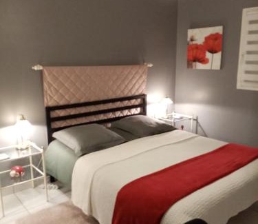 Vern-sur-Seiche Bed & Breakfast | Chambre d' hote avec grand lit et salle d'eau privative pour une persone ou un couple