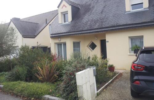 Vern-sur-Seiche Bed & Breakfast | Chambre d' hote avec grand lit et salle d'eau privative pour une persone ou un couple