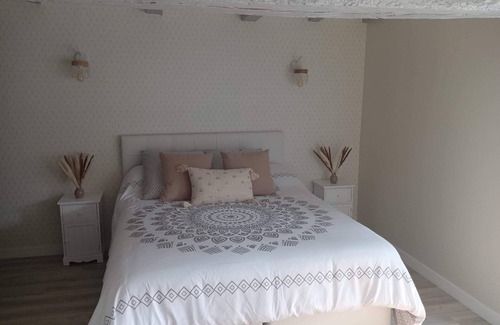 Dinan Bed & Breakfast | Chambre D'hote Familiale de la Maison Bleue