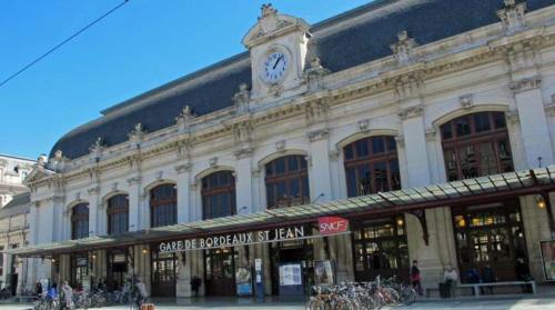 Talence Bed & Breakfast | Chambre direct piscine