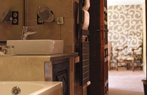 Les Platrieres Bed & Breakfast | Chambre en Provence Dans une Parc Verdoyant Avec Salle de Bain et Cuisine