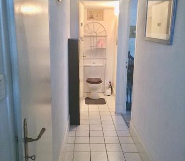 Epinal House | Chambre et sanitaires privés