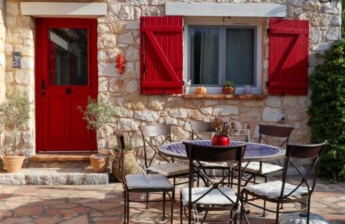 Saint-Cezaire-sur-Siagne House | Chambre d'Hôtes "Au Clos des Redonnets" avec Piscine