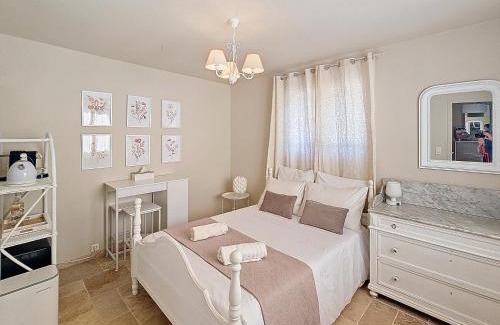 Saint-Cezaire-sur-Siagne House | Chambre d'Hôtes "Au Clos des Redonnets" avec Piscine