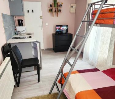 Plateau — Pyramide House | Chambre lumineuse à 5 min d'Orly
