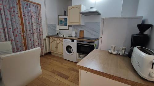 Bas-Vernet House | Chambre Luxurieux Gris
