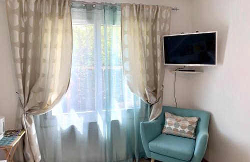 Draveil House | Chambre Suite Cosy - Paris Sud et Proche Orly - Service Parking