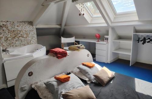 Benesse-Maremne House | Chambre Suite Zen Baignoire sous les toits