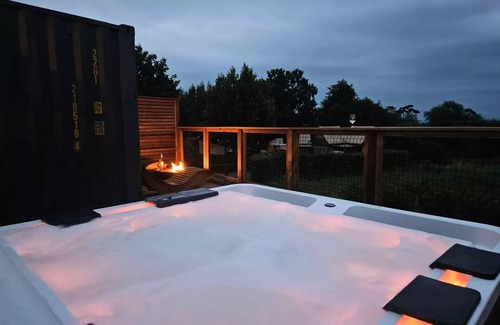 Fleurie Cabin | Chambre Tonneau BARREL (without bathroom) sleeps 2