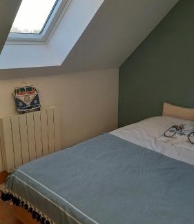 Frouville House | Chambre Vert Sauge, lit double 2 personnes, Maison en plein coeur du Parc Régional du Vexin