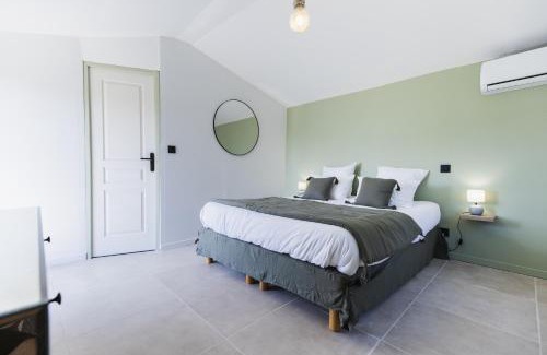 Lagnes Bed & Breakfast | Chambre Voile de soie - Homestay - chez Manon en Luberon