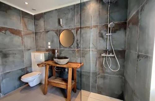 Meze House | Chambres d'hôtes - Bed and Breakfast Les Palmiers