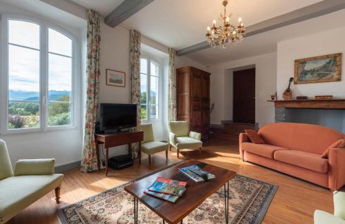 Lagarde Bed & Breakfast | Chambres D'hôtes Maison Galouÿe