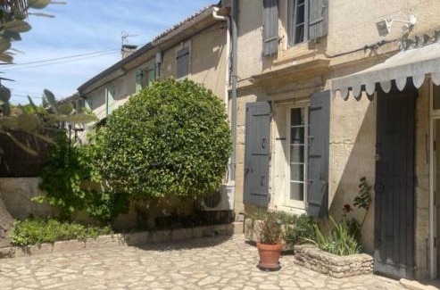 Fontvieille House | Chambres privées dans Maison en Provence