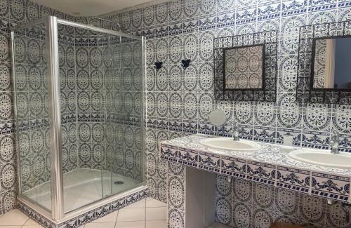 Fontvieille House | Chambres privées dans Maison en Provence