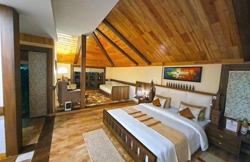 Kayiavir Plungdung Hotel | Chamong Chiabari