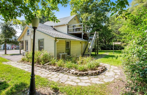 Hammondsport Apartment | Champagne House Studios