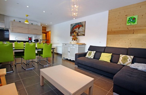 Champagny-en-Vanoise Apartment | Champagny-en-Vanoise: Modern 2-Bedroom Apartment for 6, Close to Village Center and Ski Lift