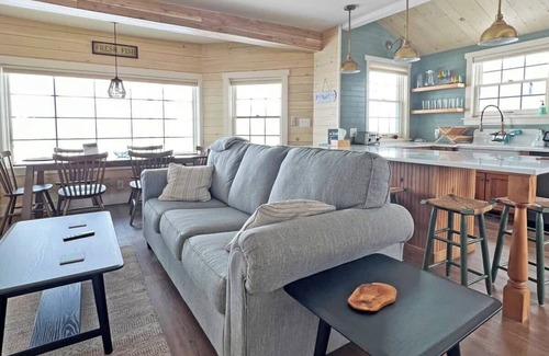 Hampton House | Champaine Beach House - North Beach views in Hampton