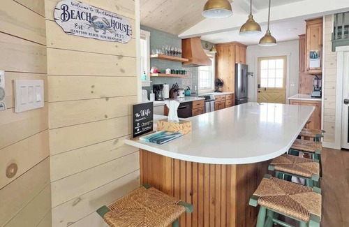 Hampton House | Champaine Beach House - North Beach views in Hampton