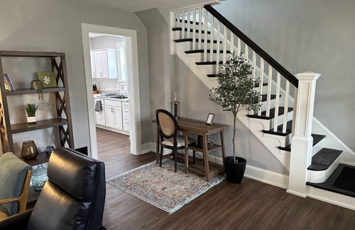 Hamilton House | Champion's Retreat - Quiet but convenient house in Hamilton
