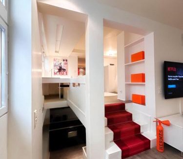 Champs-Elysees Apartment | Champs-Élysées, Avenue Montaigne